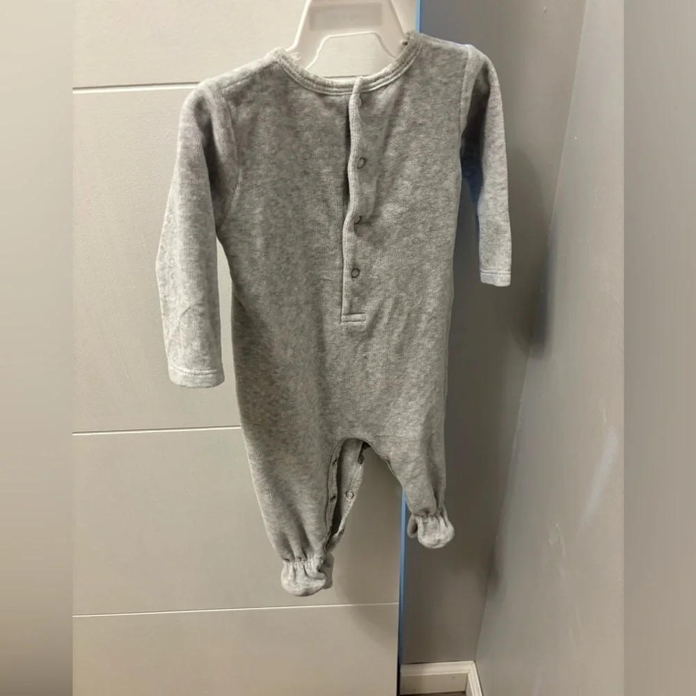 petit lem baby Penguin velour Footie Pajamas Size 6 Months Gray